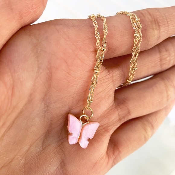 🦋 Light Pink Butterfly Necklace 🦋 - Picture 2 of 2